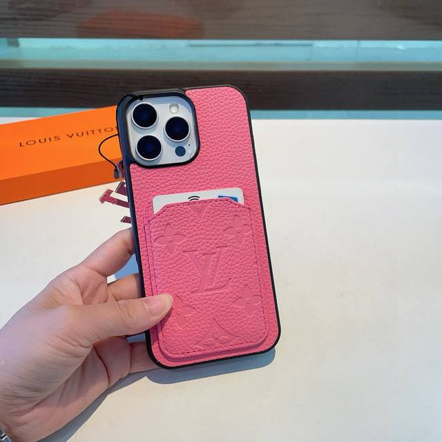 Lv新款手机壳 二合一全包手机壳 荔枝纹压花插卡款手机壳 精美吊牌 手感舒适 型号：为了不出现报错型号，请打开本机查看手机设置显示的型号 Iphone17系列更