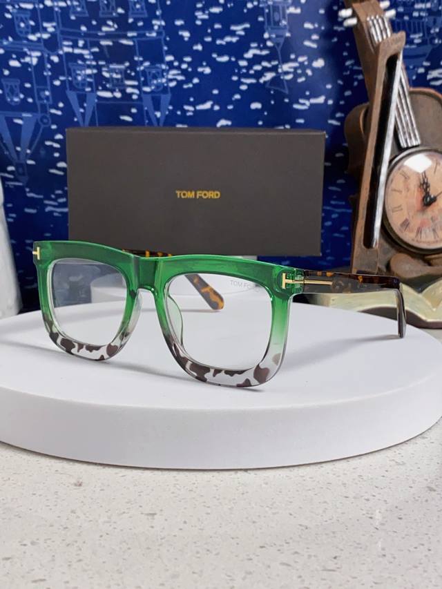 Tomford汤姆福特 2025大框潮流墨镜女高级感显脸小海边防晒防紫外线太阳镜 男女通用