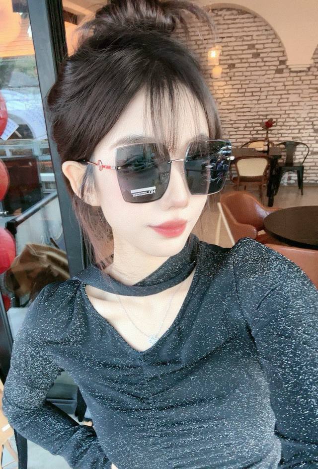 Dior时尚无框太阳镜镜片 顶级奢侈品 高品质 [亲亲] 气质非凡 女士开车墨镜[爱情] 型号：Cd7371