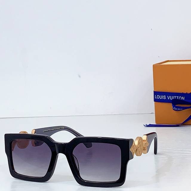 Louis Vuitto*Model：Z2029Size：55口22-135