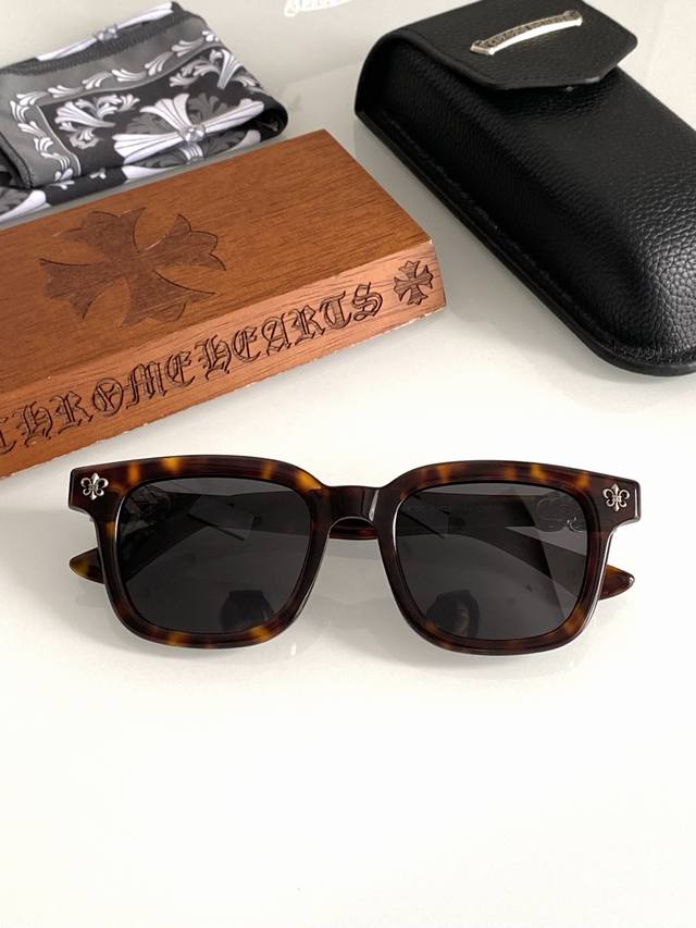 2025最新推出王炸款 男女通用 经典大方框，超级百搭适合多种风格！ 意大利进口板料手工打磨制造 非常有质感 Ch8298 Size:53-21-150