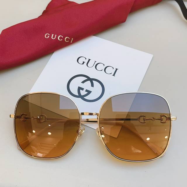 马衔扣 鹿晗同款 高品质一比一，条码袋子包装 Gucc* 古*驰 Gg0879S 墨镜女方框1955系列古驰太阳镜贵族休闲风，设计独特，日常出街，时尚街拍也可以