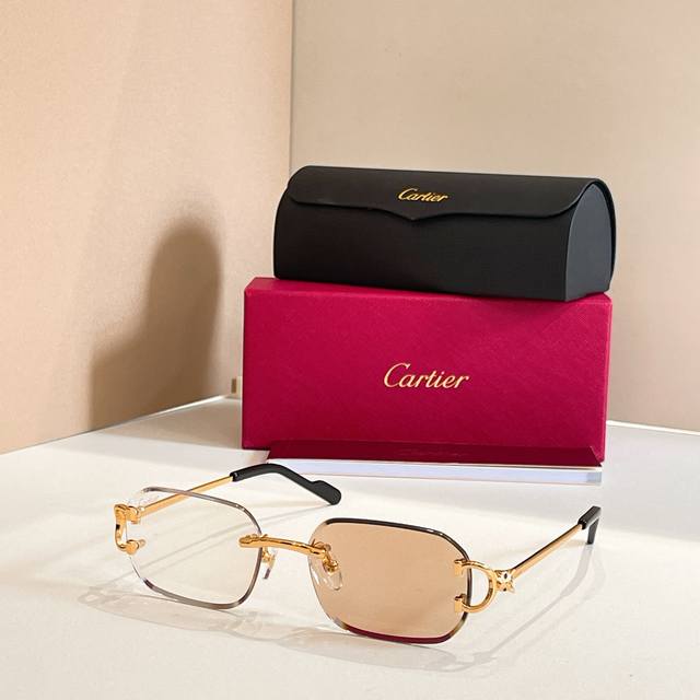 Cartie*Model：Ct0759Ssize: 140太阳镜 ，变色片