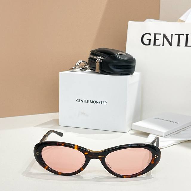 Gentle Monste*Model：Lolangsize：54口21-132原版开模～～可折叠款～