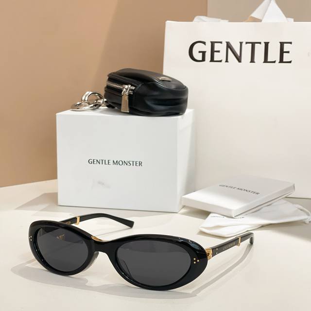 Gentle Monste*Model：Lolangsize：54口21-132原版开模～～可折叠款～