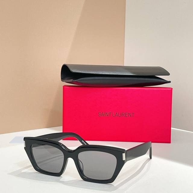 Saint Lauren*Model：Sl 826Size：55口18-145