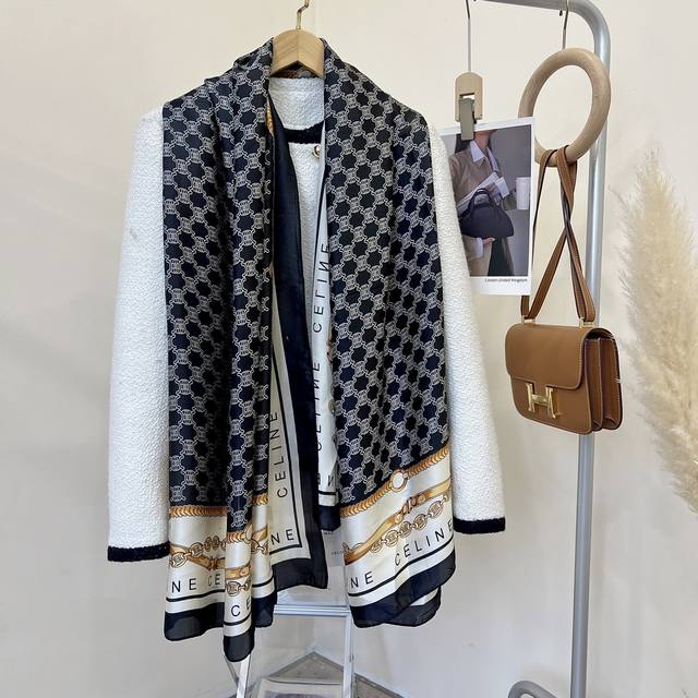 新款上市新款新丝缎长巾真心美的让人心动 上身效果简直美翻了 品质非常完美 整个丝巾给人大牌丝巾气场的同时又非常精致，绝对值得入手的新款精致女人名媛气质者，上非常