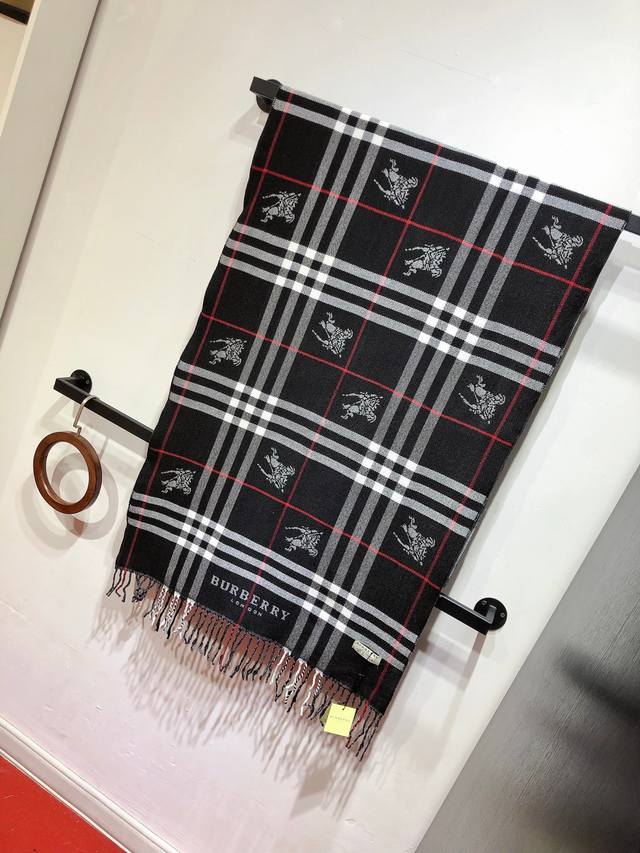 最新款火到全球 巴宝莉 专柜断货！！我们的终于来了！！！久等了，绝对必须得最好的品质生产线下来才能保证品质完美，独家牛逼品质，必须让我们老姐妹们大大方方的美！！