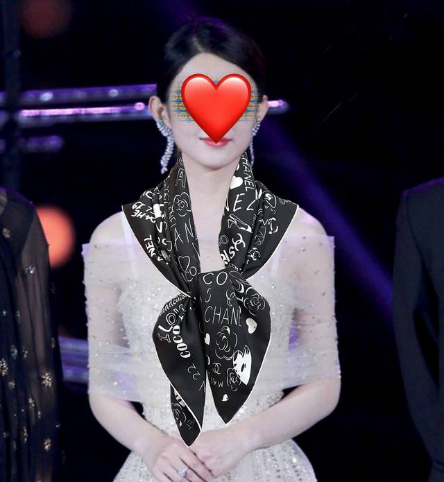 香奈儿 18Mm双面同色 浪漫爱情重磅推荐 真的超级爱的款式Love,真情永在 一条印有Chanel小姐的爱物与品牌的字母Logo交织图案巧妙搭配 爱藏于深处