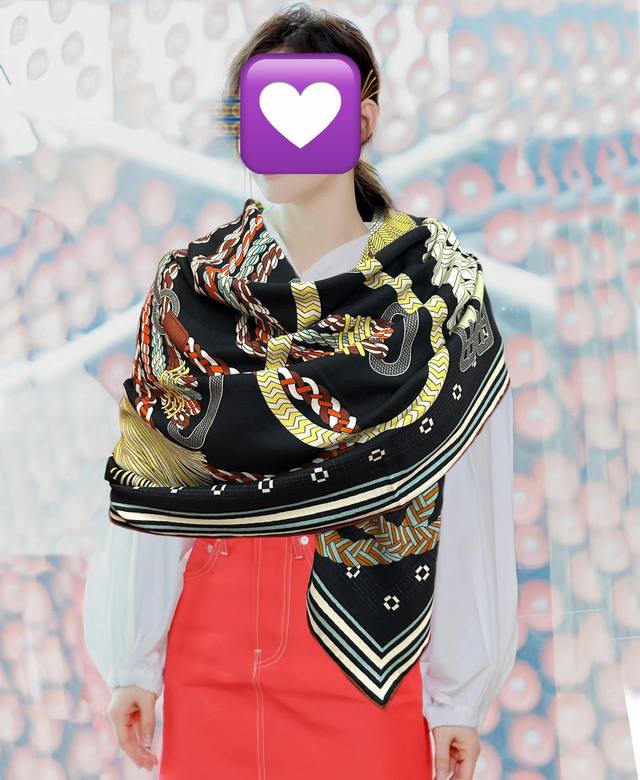 高品质 新款 爱马仕 编织鞍袋 官网同步 2025秋冬新款 新一季丝巾采购清单估计各位养马人们已经列好了 我就不推荐了回头分享一下部分复刻款的老款信息资料供大家