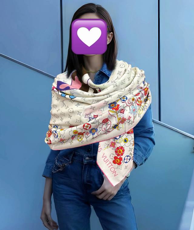 上新Lv 2025女士必备款Zg同步 双面同色 经典优雅 ~气质到骨子里 新一季的面料超高级，真心超级柔软，丝丝顺滑 韧性很强 不容易被轻易勾丝！今年新出的系列