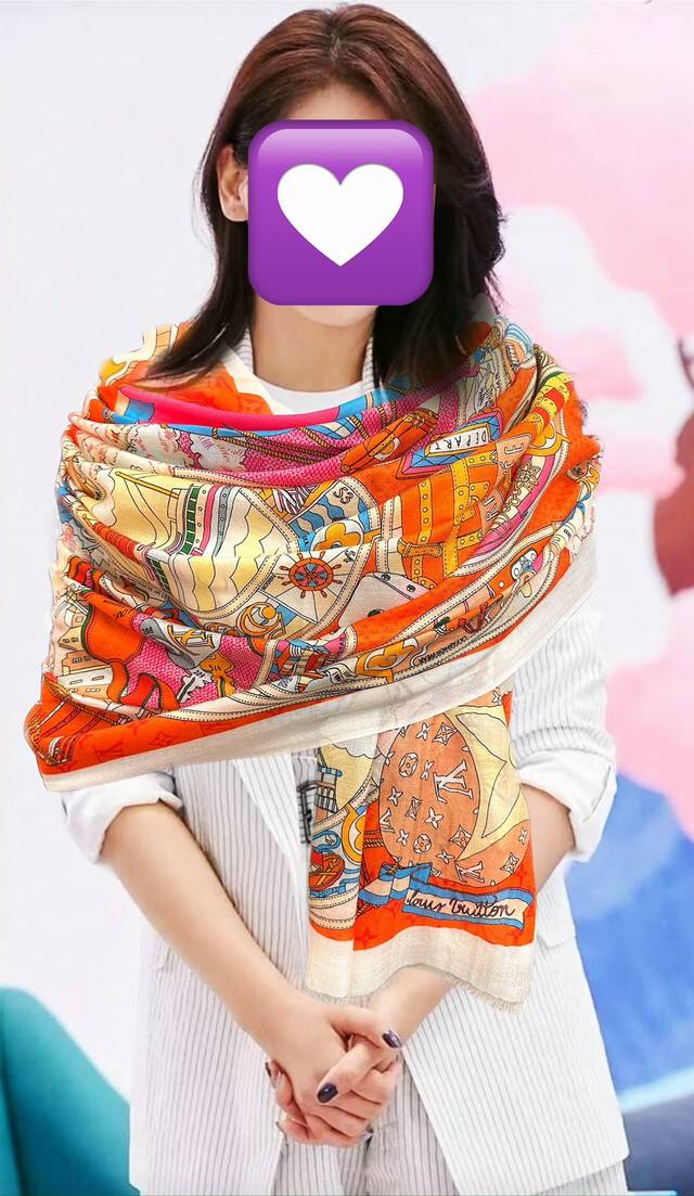 Lvzg最新款2025 重磅推荐 顶级高端设计太美了[啤酒]真心赞 戒指绒长巾 实物真心美 披肩配以印花无论设计喷绘都是非常到位细节都可见整个围巾给人气场的同时