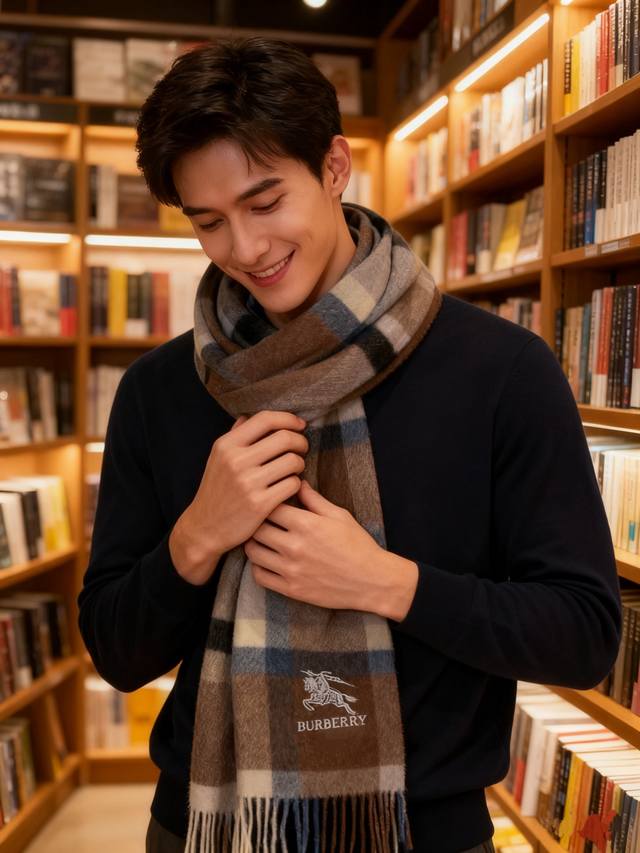 巴宝莉男士格子高级货 顶级出口尾单战马刺绣货不多，下手一定要快，真心美的让人非常非常心动 上身效果简直美翻了 品质非常完美 女士送男朋友的绝佳礼品尺寸：30*