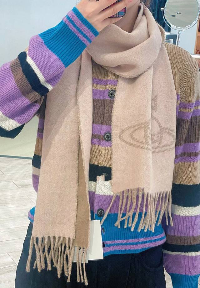 原单品质！英国朋克教母 “西太后Vivienne Westwood”最爱的土星 从精神上，Vivenne Westwood才是最能代表英国人的时尚品牌.本季强推