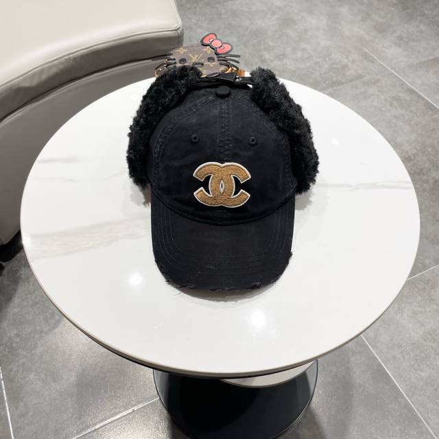 Chanel香奈儿高品质做旧质感加绒护耳雷锋帽女冬季两用保暖护耳帽软顶棒球帽男