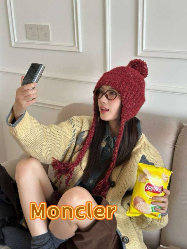 蒙口Moncler盟可睐卡蒙系带针织帽子女2025新款时尚百搭防风防寒保暖显脸小毛线帽
