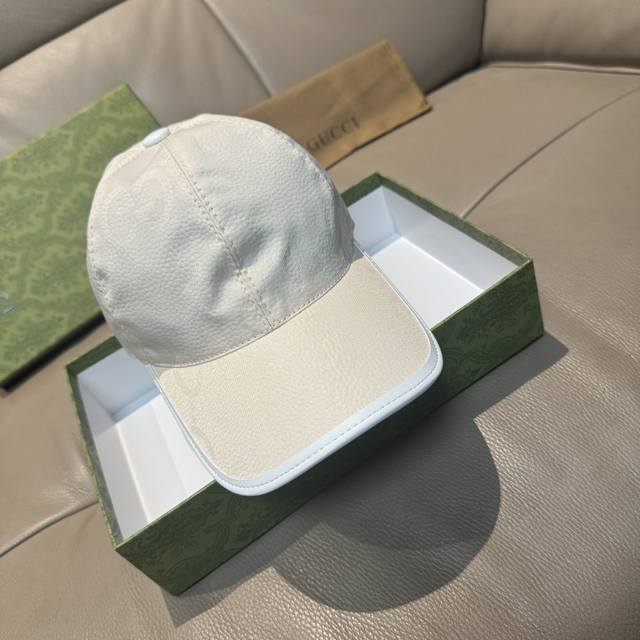 配包装布袋，Gucci古奇新款原单棒球帽， 大双G，专柜1:1开模订制，完美对花，原版帆布面料+头层牛皮，轻盈透气！基础头围56，贴片可调节。