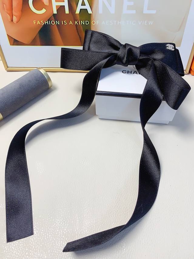 Chanel小香 Chanel发夹 飘带蝴蝶结发夹弹簧夹 气质百搭小仙女必入单品 名媛风十足～宝藏款 闭眼入推荐款 单个
