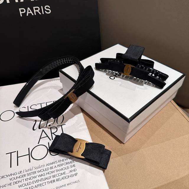 配包装盒 S F 菲拉格慕 爆款抓夹，超级好看！名媛范儿十足，小仙女必备