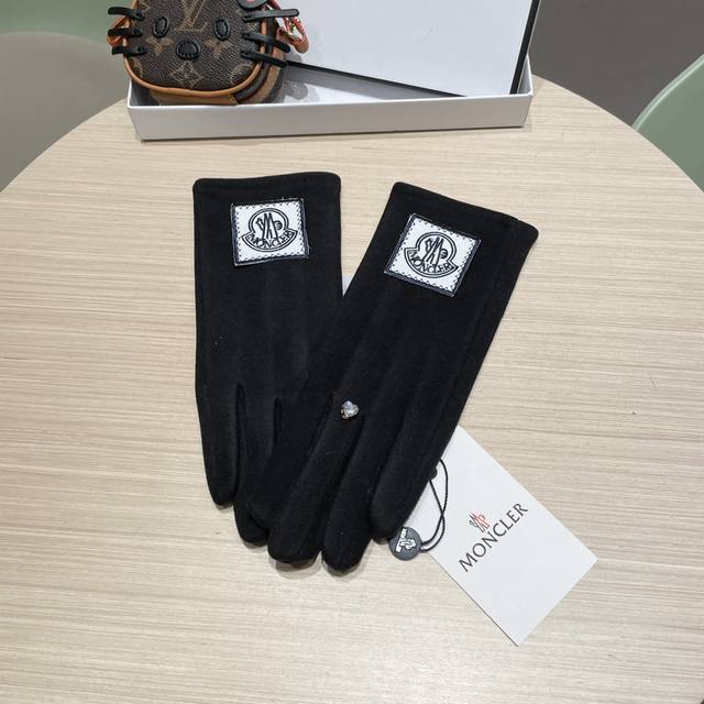 Moncler秋冬季手套女加厚户外骑行电车开车防风防寒触屏保暖冬天毛绒手套