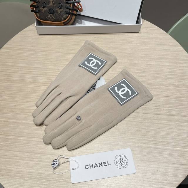 Chanel专柜新品羊毛手套，时尚手套，秋冬保暖加绒内里，上手超舒适柔软、百搭！均码