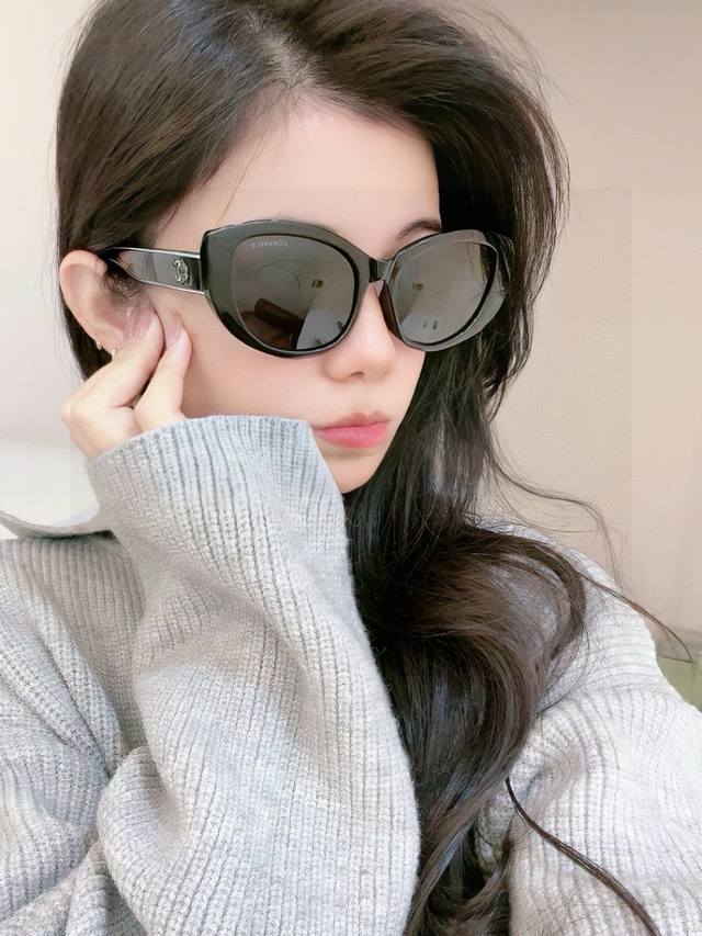 Chanel 香奈儿 2025新款潮流爆款 时尚圆框太阳镜 佩戴舒适 网红潮款墨镜 女士高清加厚偏光太阳镜 高品质Tr镜框 型号Ch3991
