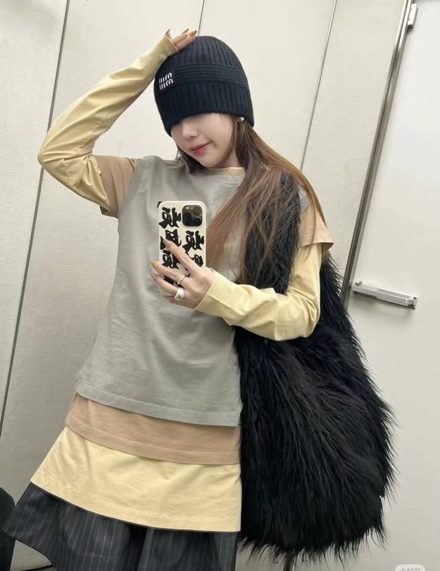 Miumiu男女同款套装 又保暖又有质感的羊绒围巾帽子套装，温暖一整个冬天，毛茸茸的好温暖，秋冬氛围感拉满，高级又好看，尺寸30180