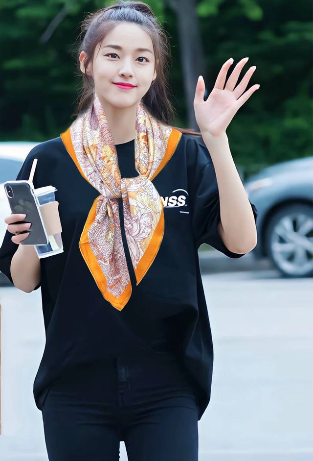 重磅推荐 爱马士2025 新款 高端设计买到都说好下手一定要快高端 大爱女人尤物 货极少 四季都可以用真心美的让人非常非常心动 上身效果简直美翻了 品质非常完美