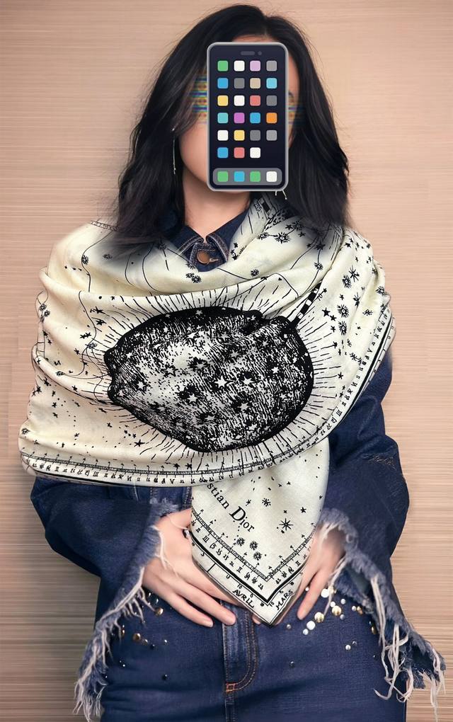 上新迪奥 双面同色地球图案 经典优雅 ~气质到骨子里 新一季的面料超高级，真心超级柔软，丝丝顺滑 韧性很强 不容易被轻易勾丝！今年新出的系列~真的被这样的设计美