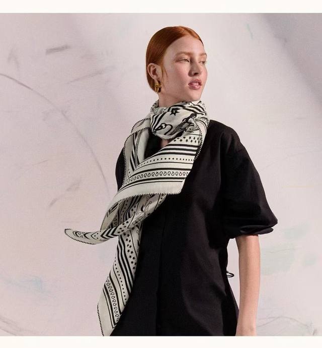 新款爱马仕2025秋冬新款 Zg同步 亚马逊庆典 新一季丝巾采购清单估计各位养马人们已经列好了 我就不推荐了回头分享一下部分复刻款的老款信息资料供大家参考 本季