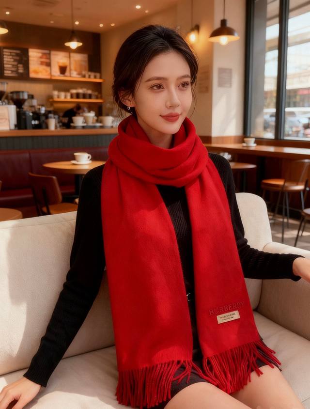 巴宝莉Burberry字母专柜款 顶级出口尾单刺绣货不多，下手一定要快，真心美的让人非常非常心动 上身效果简直美翻了 品质非常完美 送男女朋友的绝佳礼品尺寸：3