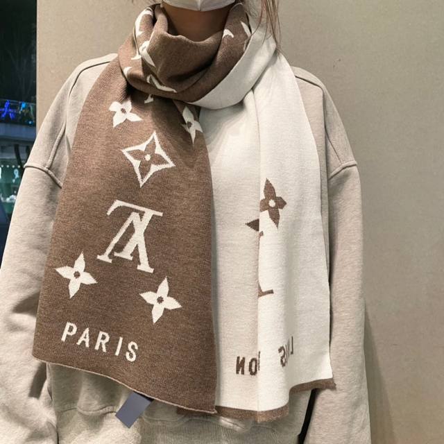 我们的男款围巾且买且珍惜~~男款真的很少，一年也就出几款，都是出口订单所以比较难遇。男人的东西讲究少而精，好看的男款一定要收！这款Lv男士围巾，款式很有男性魅力