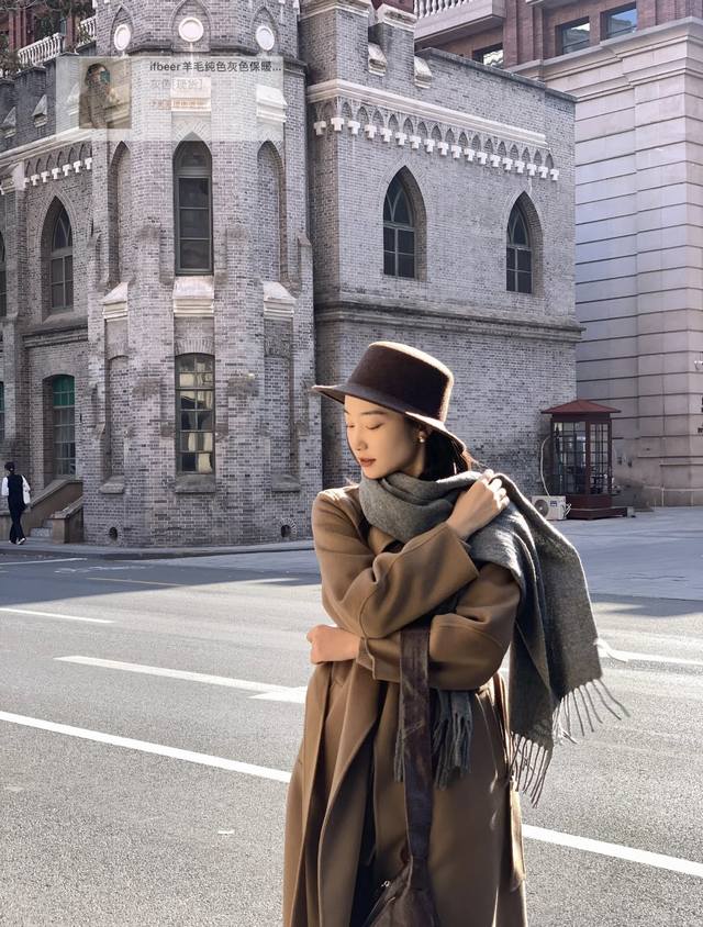 羊绒版本Loro piana 诺悠翩雅秋冬新品送人自留都太高大上了重磅上新，爆款爆款，渠道极品硬货～出口意大利直供专柜尾单到手数量极少，客供面料100%羊绒，手