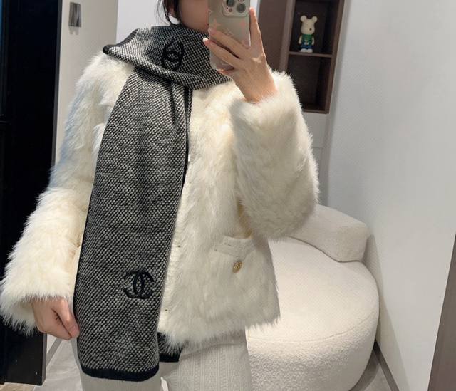 网红刘钰懿同款！真的超级气质百搭的设计~经典菱格纹元素再现，香家专属的风格！双Coco Lady名媛气质白富美必备！专柜全面上线，超级好看的一个爆款，让秋冬整体