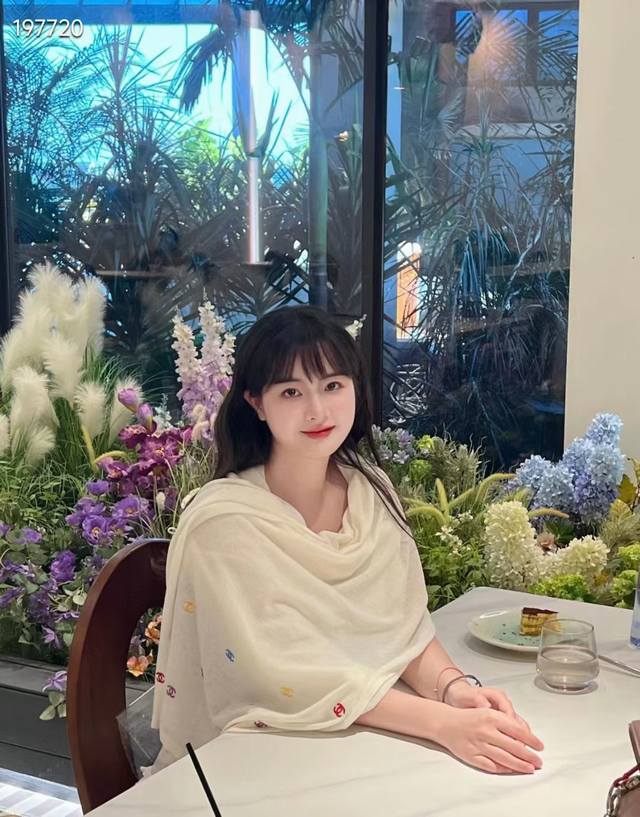 宅女同款Chanel24A小香绵羊毛彩虹珠片围巾披肩 尺寸：65Cm*180Cm