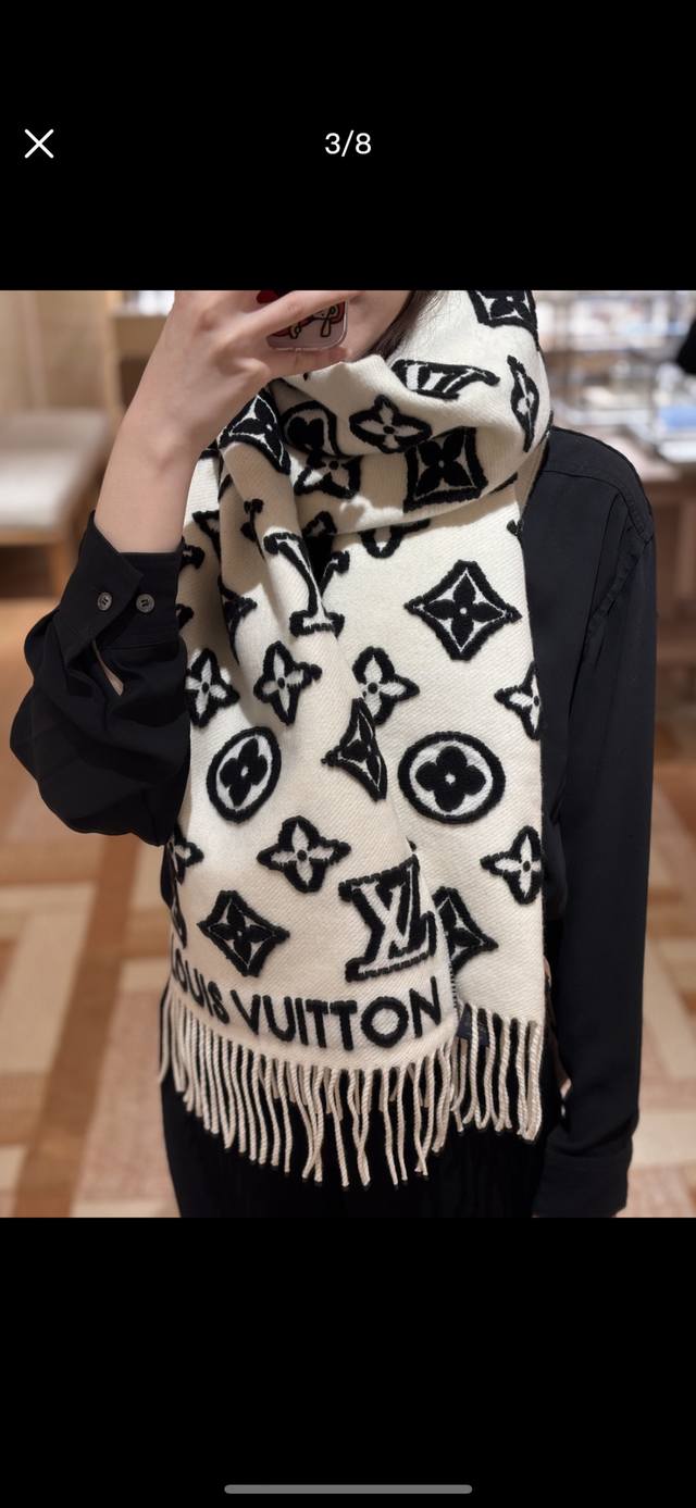 3D浮雕工艺 新 最新专柜同步上新 立体浮雕Logo 超级拉风 厚实蓬松 原版原标 上身效果很好看 不分男女 32* 左右规格 好打理 羊毛材料 同步专柜