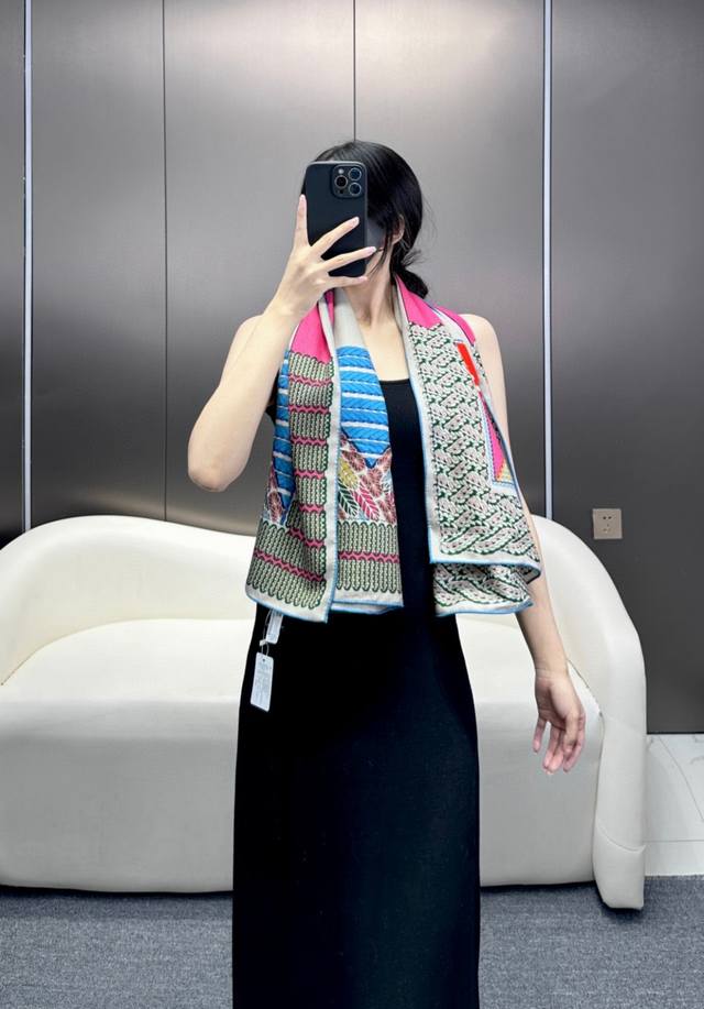 Hermes I Dressage Tressage 秋冬 Dressage Tressage 盛装舞步 设计师： Virginie Jamin 尺寸：140X