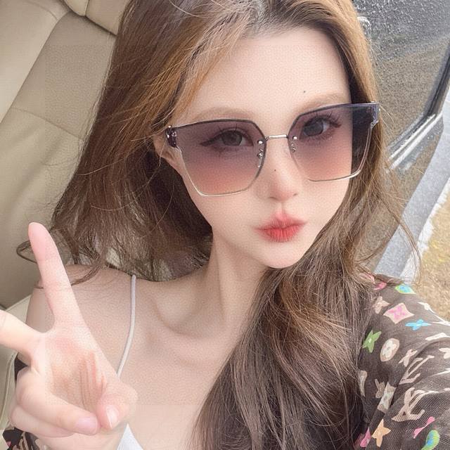 Dior时尚无框太阳镜镜片 顶级奢侈品 高品质 [亲亲] 气质非凡 女士开车墨镜[爱情] 型号：Cd05811