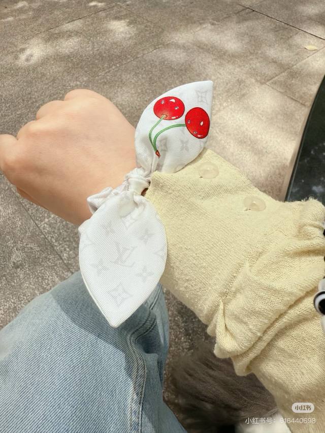 村上隆樱桃皮筋