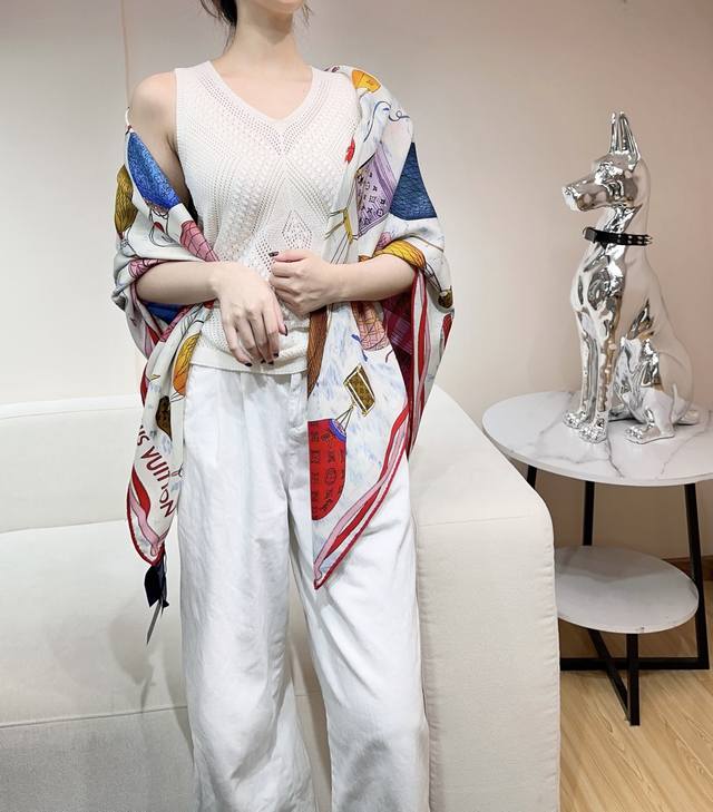 上新2025春款上新Lv驴家专柜最新款巜土耳其热气球 实物真心美 披肩配以印花无论设计喷绘都是非常到位细节都可见整个围巾给人大牌气场的同时又非常精致高端Vip推