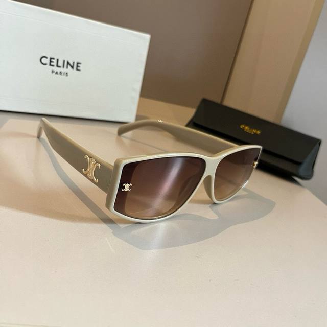 Celine 赛琳太阳镜 Celine是一个法国轻奢品牌。品牌创立于 1945年，总部位于法国巴黎，品牌品牌风格浓烈、酒 脱独立，时刻挥酒自如，彰显魅力，这款方
