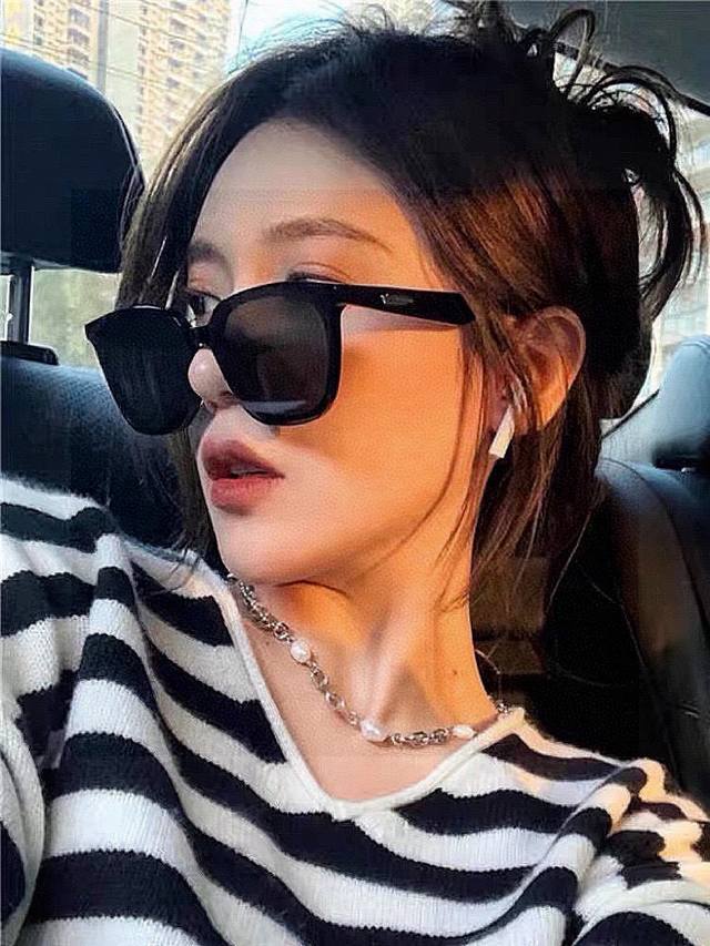 Gucci古驰 Gg方框太阳镜 完美品质 独特设计 适合各种脸型 亮相时装周 超时尚百搭 实物精致 情侣款 男女均可佩戴 型号：G100