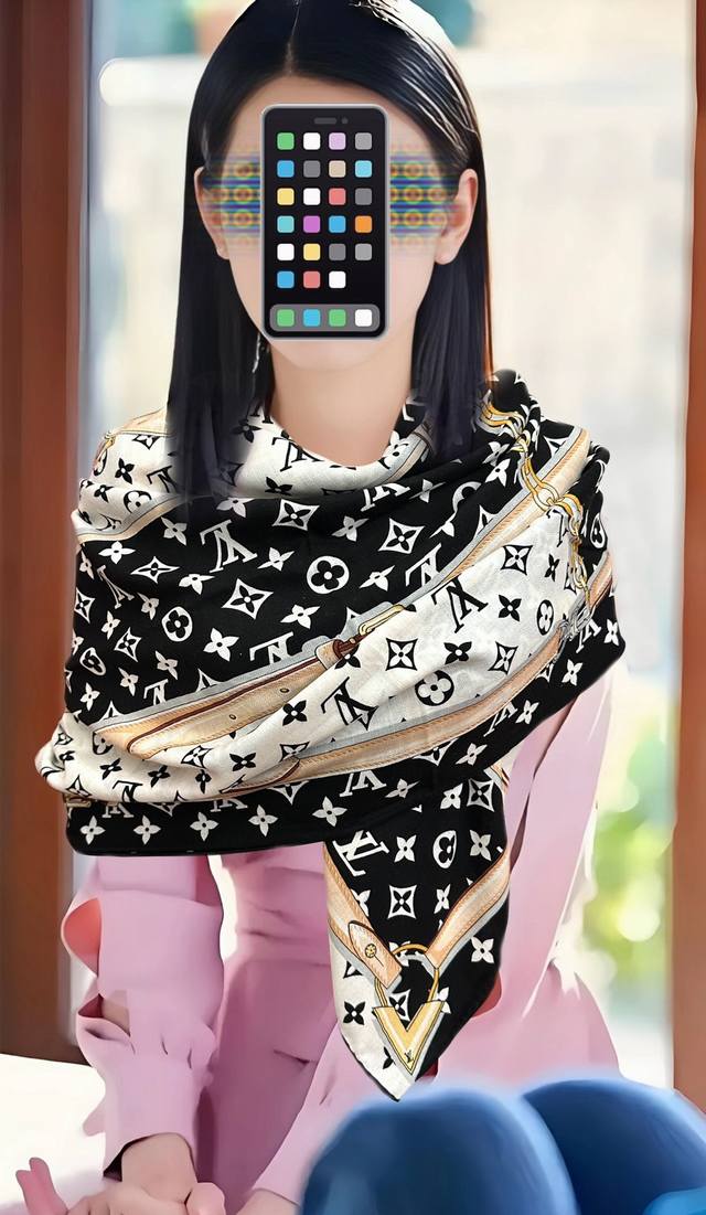 上新Lv 2025 双面同色热 永远都是那么经典优雅 ~气质到骨子里 新一季的面料超高级，真心超级柔软，丝丝顺滑 韧性很强 不容易被轻易勾丝！今年新出的系列~真