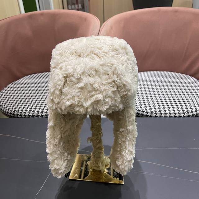 巴宝莉Burberry 秋冬新款 毛绒绒雷锋帽 保暖必备单品 时髦时尚，男女同款