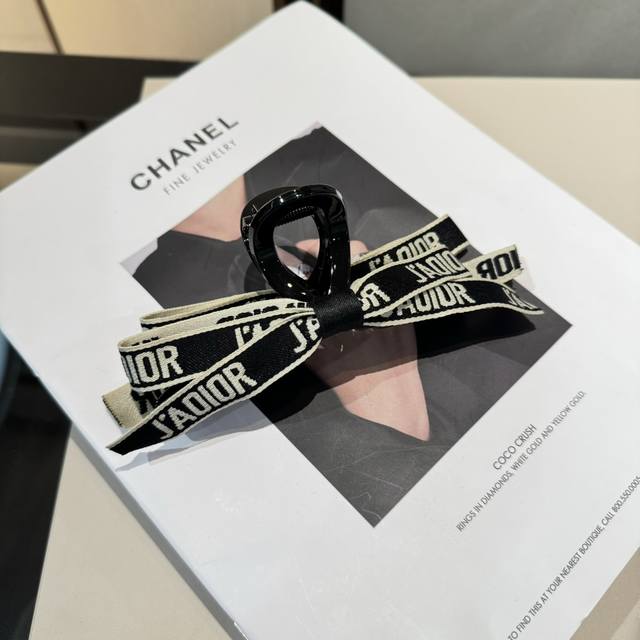 Dior迪奥新款发夹