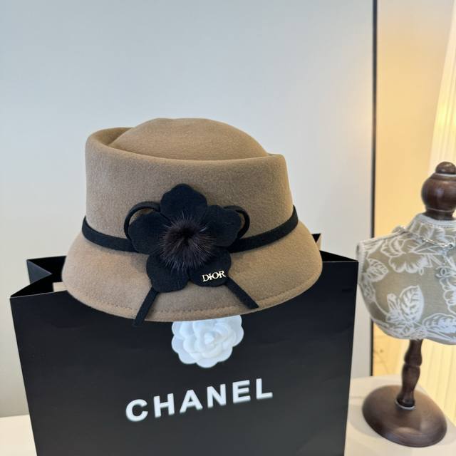 Dior2025秋冬新款羊毛盆帽，百分百羊毛面料%名媛风，头围57Cm