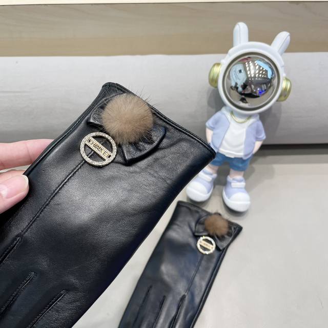 香奈儿女款手套，时尚手套，经典简洁上手超舒适柔软、百搭！码数：M L