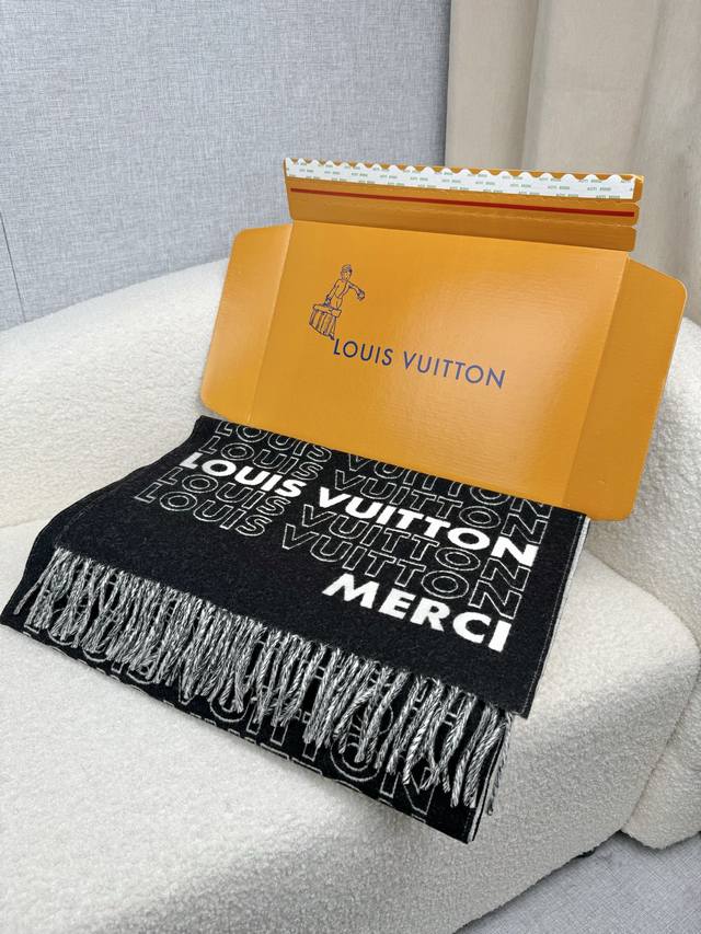Louis Vuitton。 高版-Merci系列 霍思燕同款披肩围巾两用！！驴家经典之作！欧美中东国际各大名模女星的挚爱！可以说没有这款围巾的女人就不能说自己