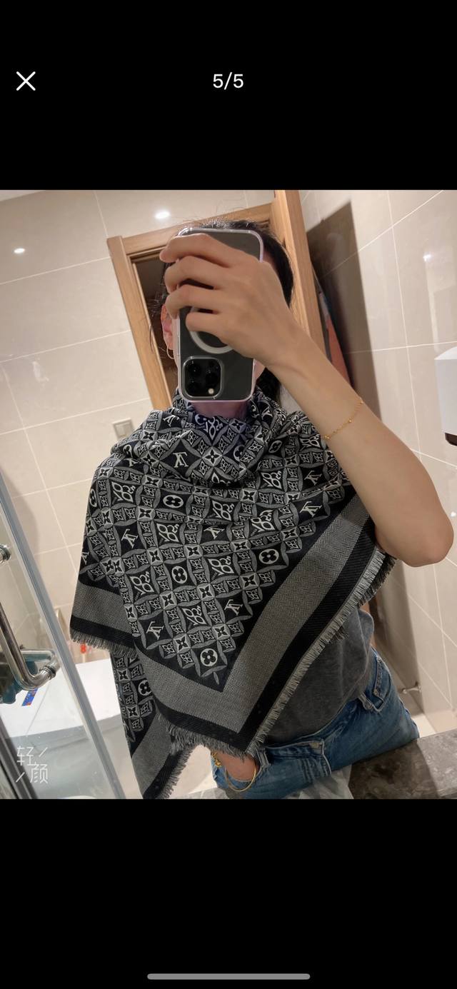 爆款上新 情侣款Lv 独家牛货 奢华尽在尺寸之间，高端品质具有超高羊绒品质才会被此品牌青睐这种精品是市场上及其少见的围巾针织，真是超级高端货只有这种大品牌才会拥