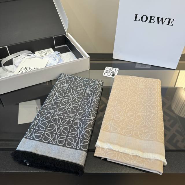 Rlw2501 双面异色 140X140Cm 90%羊毛10%羊绒 罗意威